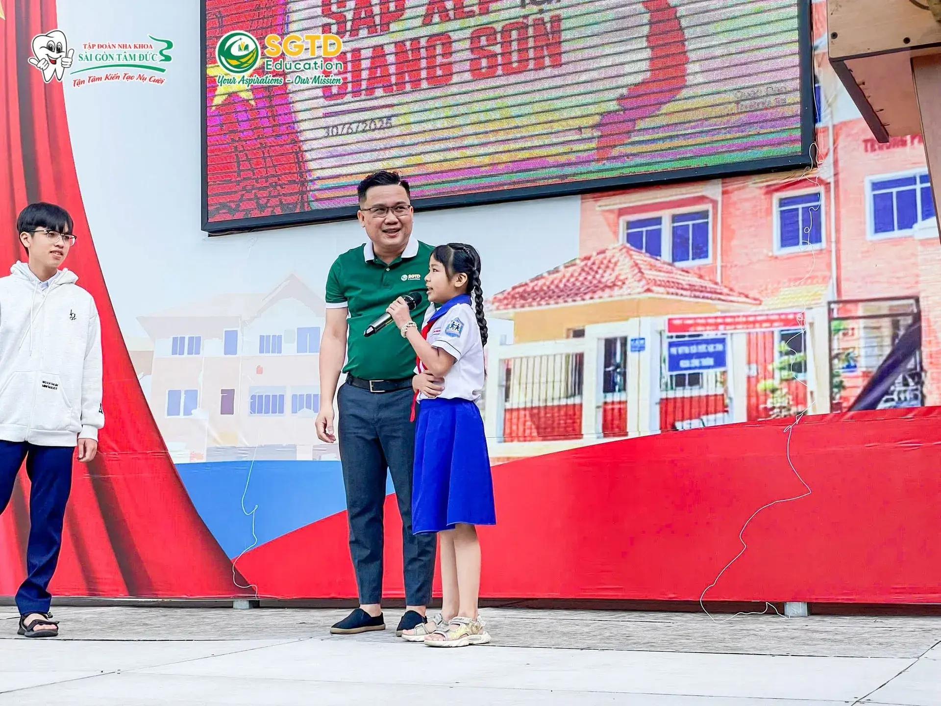 Thứ 2 Là Ngày Đầu Tuần - SGTD Education Mang đến Điều Bất Ngờ Gì cho Học Sinh Trường Phổ Thông Hermann Gmeiner! (ảnh 14/21)