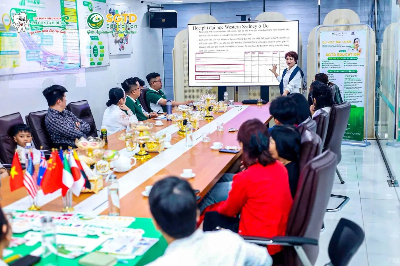 Chuyên viên SGTD Education tư vấn lộ trình học tập tại Đài Loan