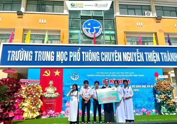 Trao Học Bổng – Trao Niềm Tin, Nâng Bước Ước Mơ (ảnh 2/10)