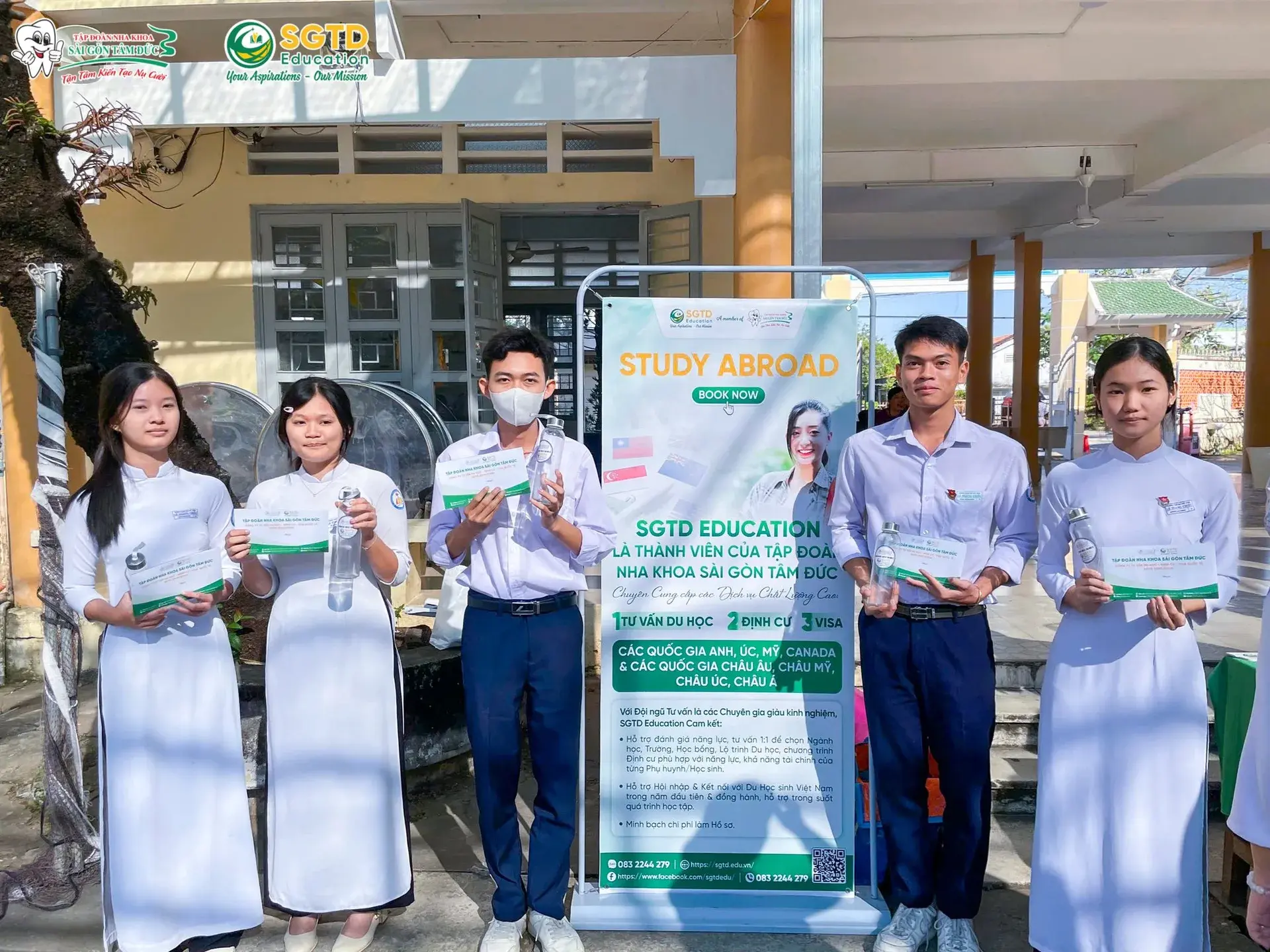 Không khí sôi nổi tại buổi định hướng du học THPT Lê Hoàng Chiếu