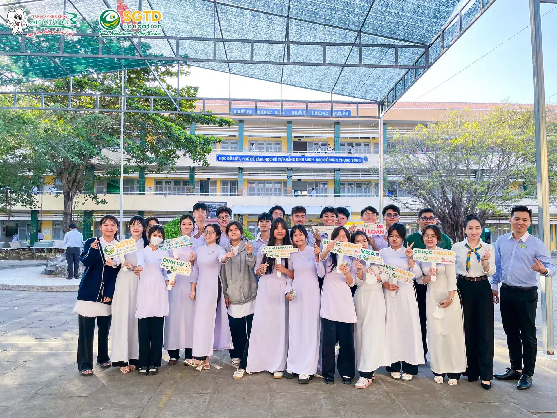 SGTD Education chia sẻ kỹ năng sống và chăm sóc sức khỏe với học sinh THPT